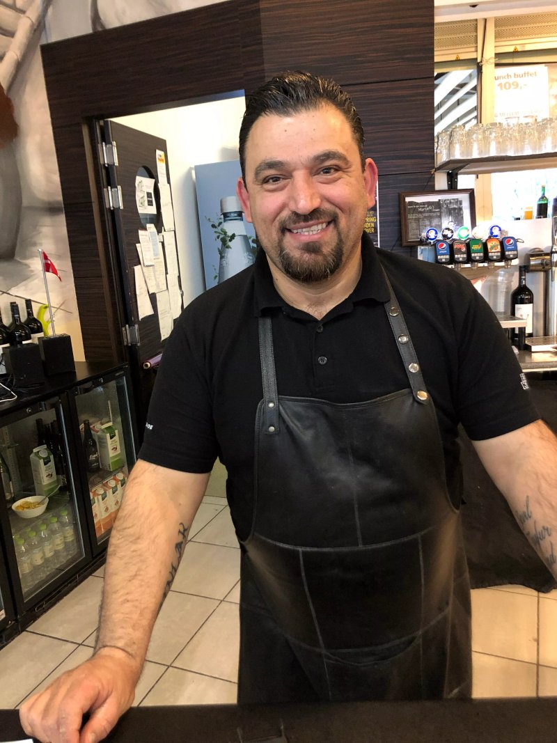 Pappa La Rosa Cafe & Restaurant