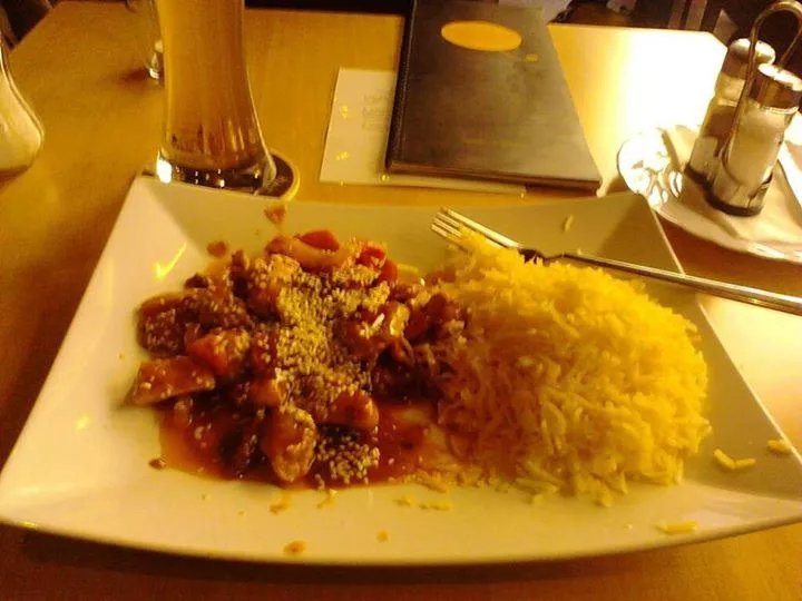 Petit Paris Cafe Bistro
