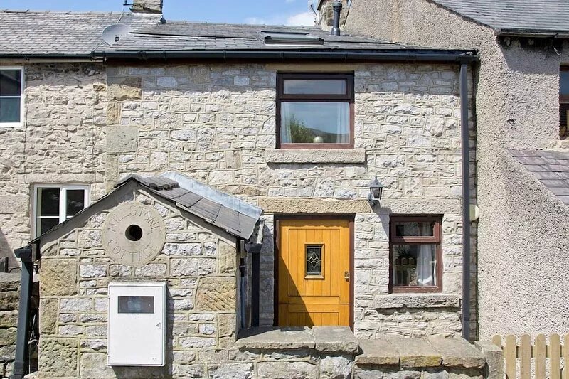 2 bedroom accommodation in Bradwell