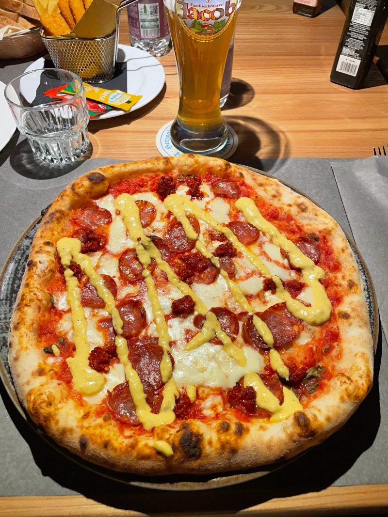 Vegas City Lounge Bar & Pizzeria