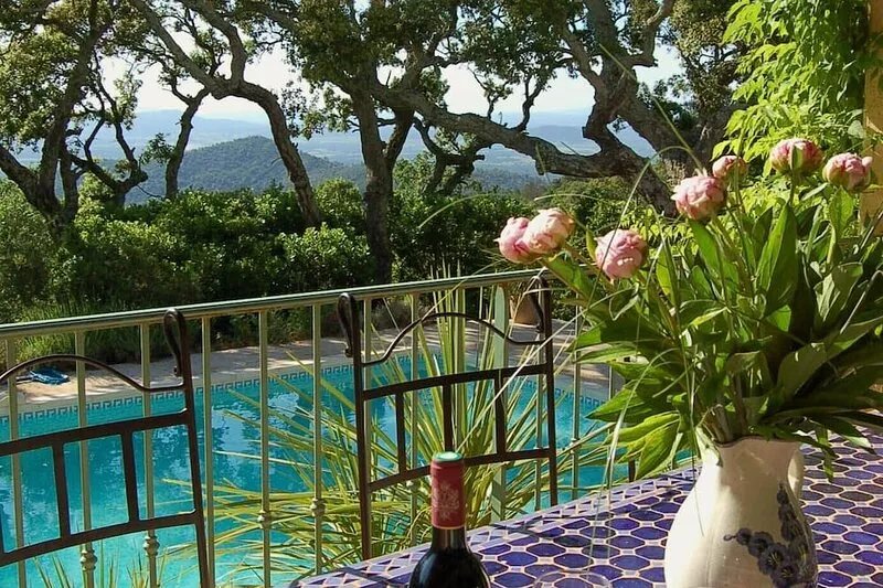 Provençal Villa with Spectacular Views and Private Pool, Sleeps 6 - 10