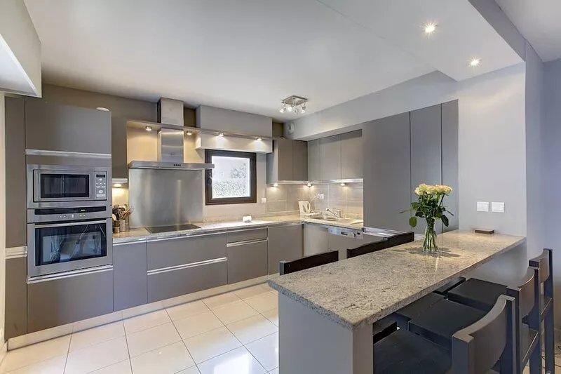 lovely quality apartment, aircon lift pool located 7mn by foot Croisette&Palais