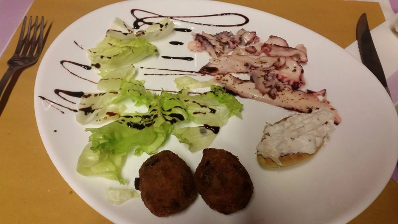 Handy Pizzeria con Cucina