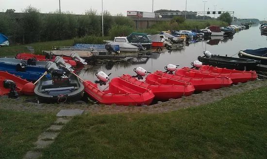 De Merenburger boat and canoe rental