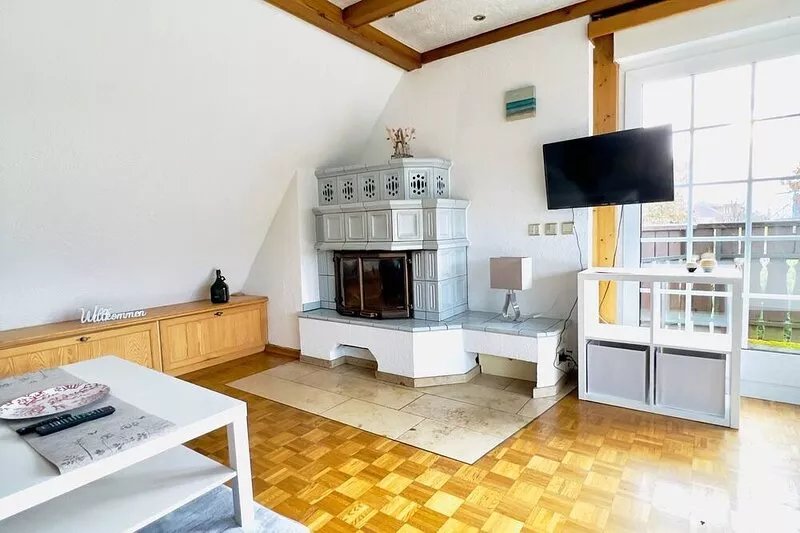 Sonnige Single Wohnung mit Balkon und Blick ins Grüne