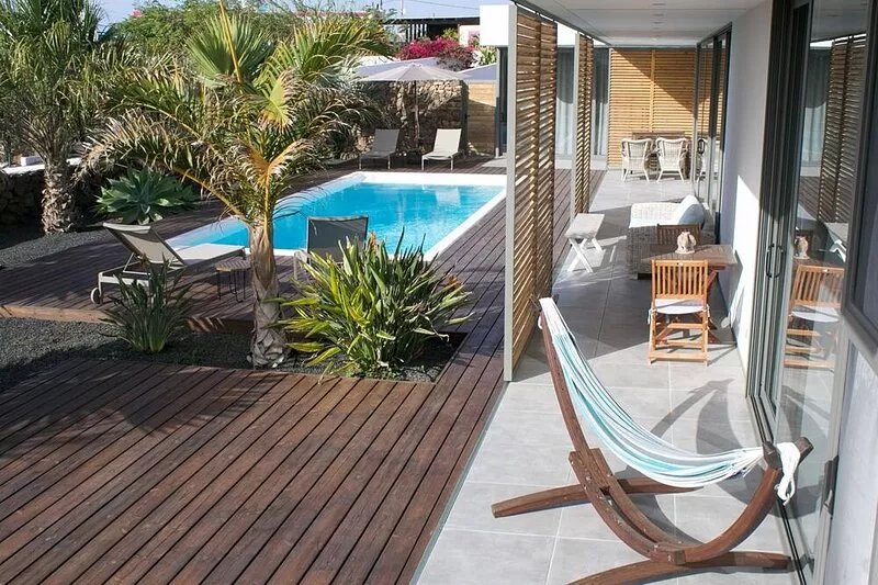 Villa Nerea- modern with heated private pool/fiber optic
