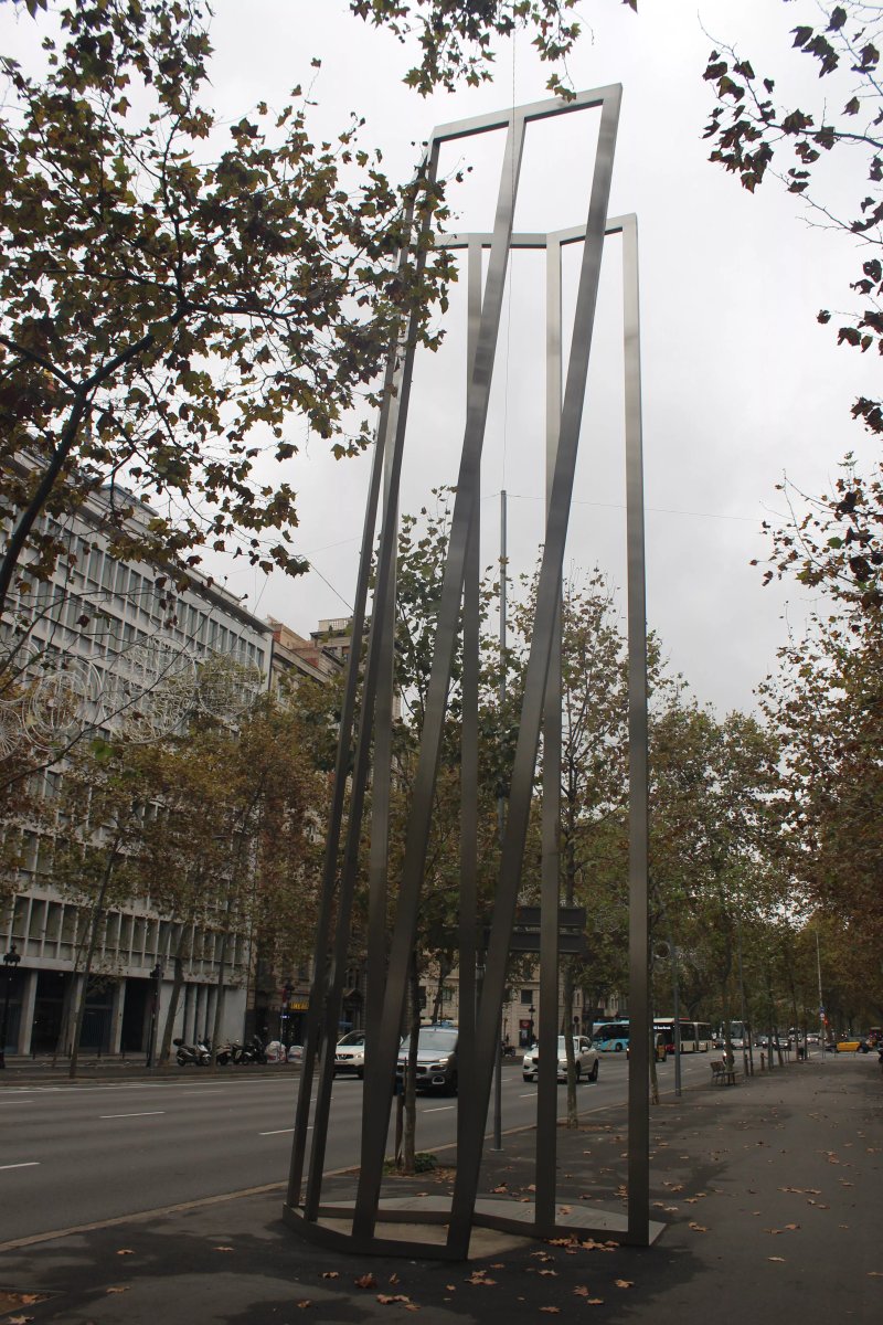 Monumento A Las Victimas De Los Bombardeos Franquistas