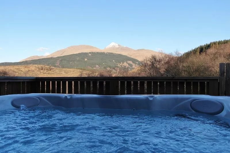 Hot tub lodge with stunning view