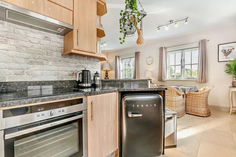 Woodpeckers Cottage - One bedroom luxurious and Contemporary rural retreat