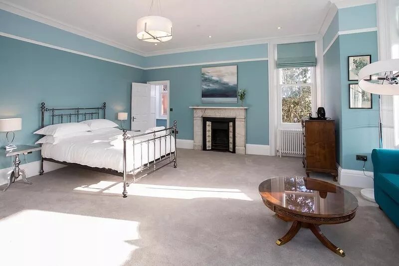 St. Alban (Standard King Room with Shower En-suite and Cathedral View)