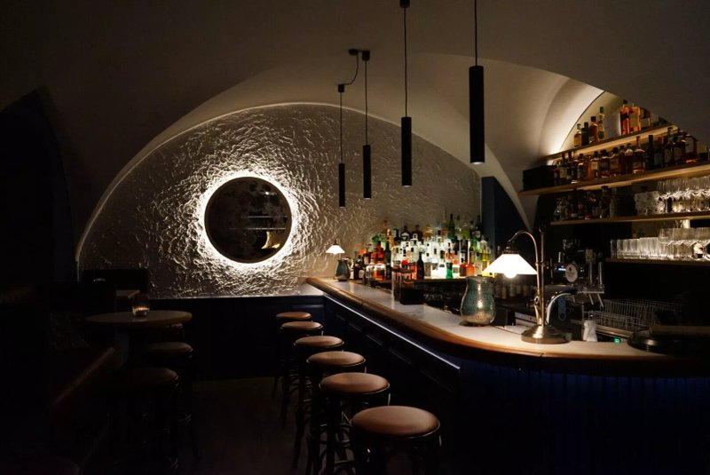 To The Moon Cocktailbar