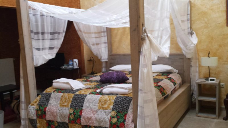 AntiQua & Qook Bed and Breakfast