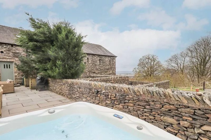 YEW COTTAGE, family friendly, luxury holiday cottage in Backbarrow