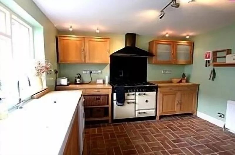 *Very spacious & awarded 'Certificate of Excellence' from Trip Advisor*