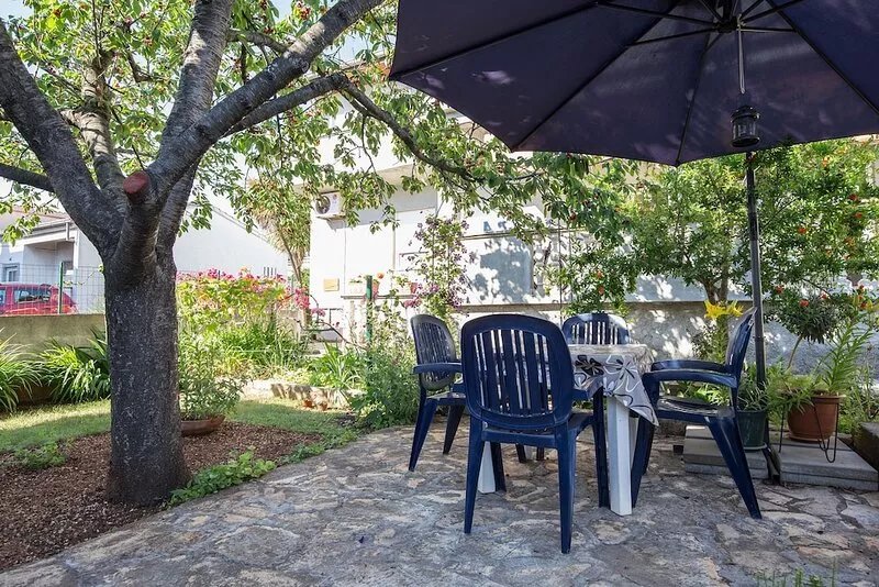 Apartment with Sunny terrace & Parking