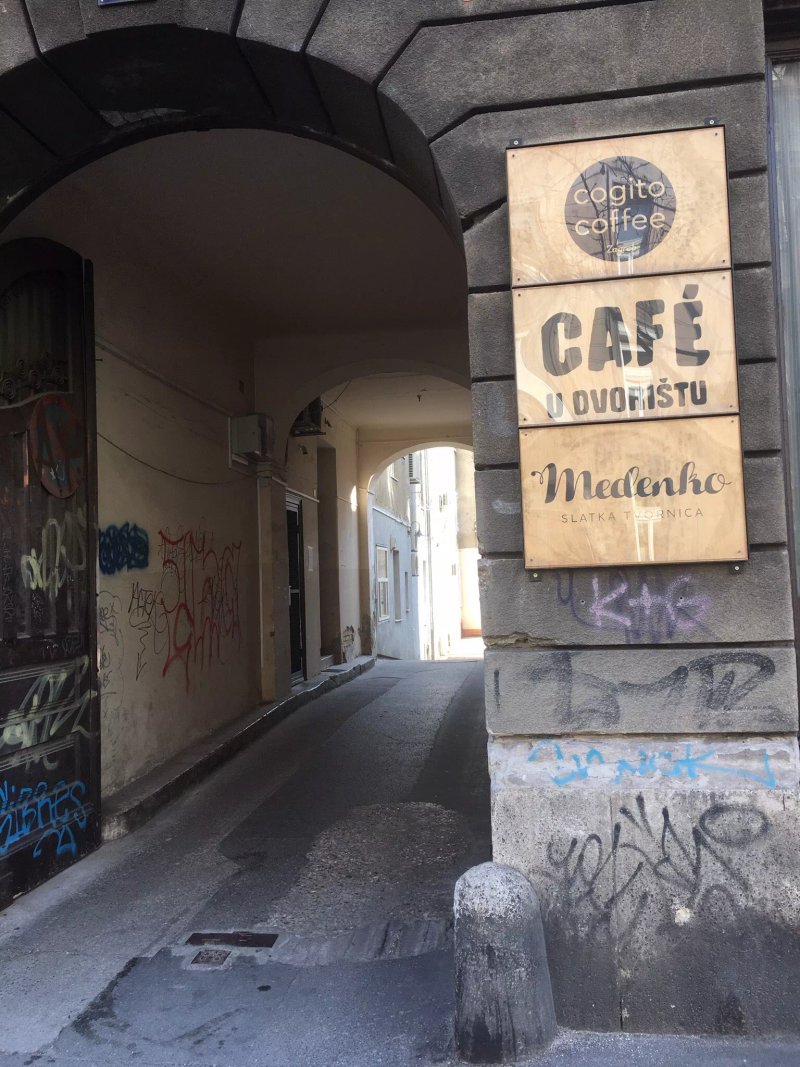 Cafe U Dvoristu