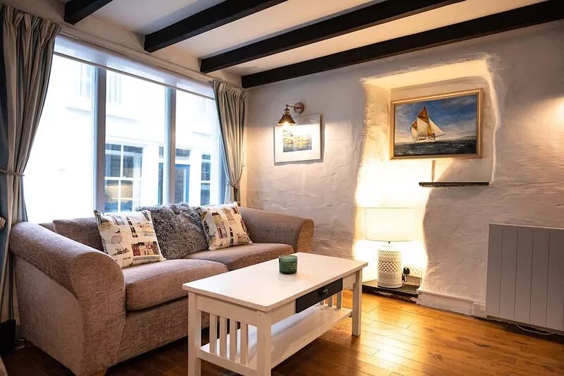 Beautiful cottage seconds from the famous picturesque harbour at Mevagissey