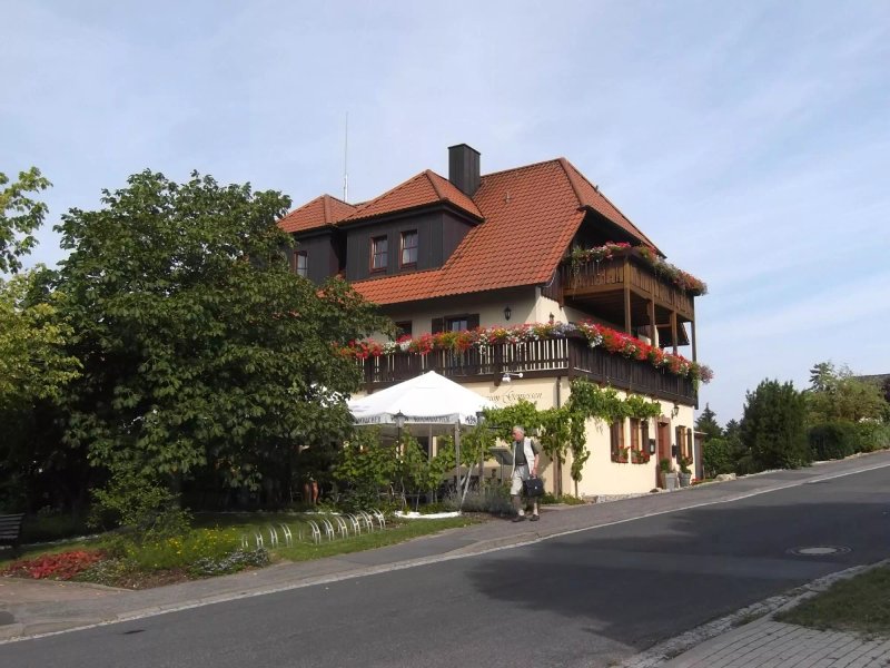 Zum Rodelseer Schwan