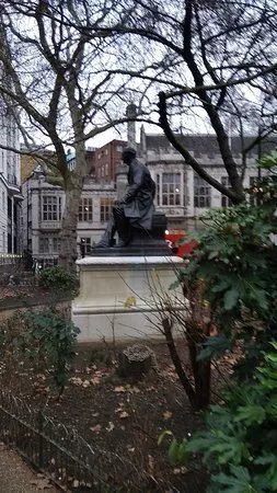 Statue of John Stuart Mill