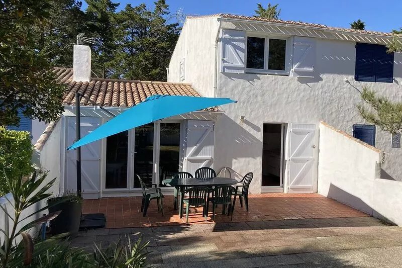 Vacation home in private village, direct access to the beach