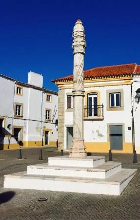 Pelourinho de Fronteira