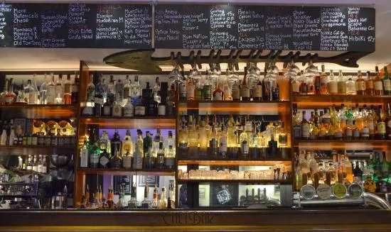 Chet Bar