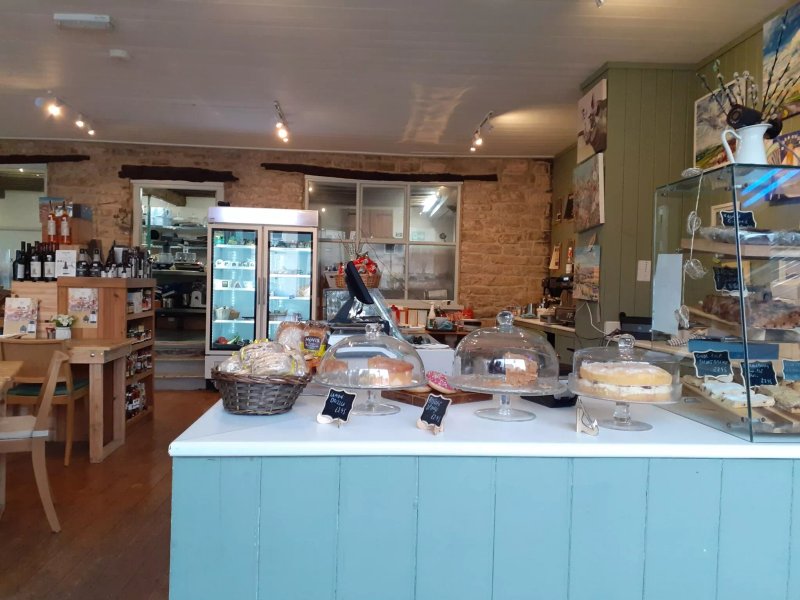 Moondance Cafe, Deli and Gifts