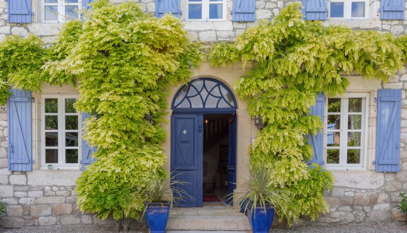 Maison Beaumont Et Son Pigeonnier