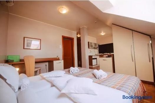 Hotel Car-Royal Apartments