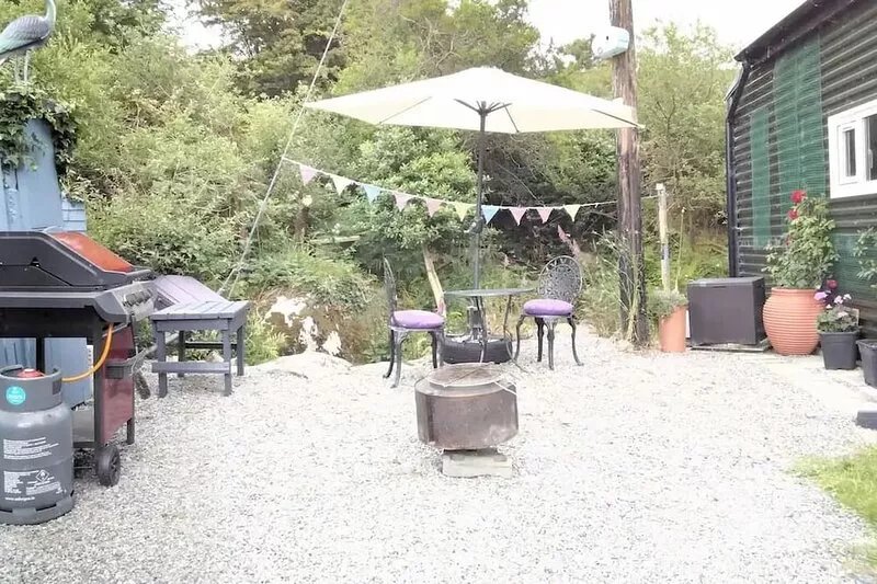 Delightful Tiny House with stunning views in the Dublin Mountains!