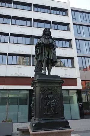 Gottfried Wilhelm Leibniz Monument