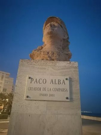 Monumento a Paco Alba