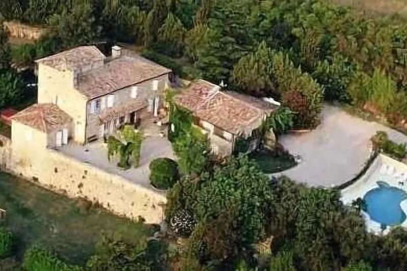 18th Cent. Stone Mas in Uzès on 5 acres - Stunning Views!