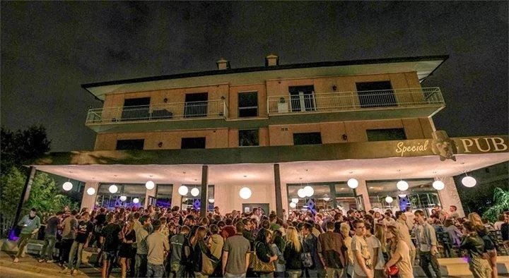 Special Pub