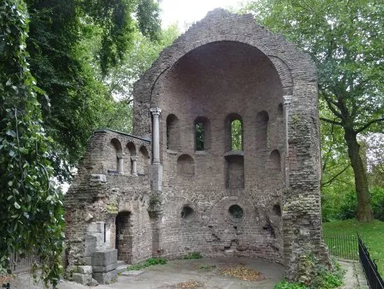 Rijksmonument Barbarossa-ruine of ruine apsis Sint-Maartenskapel