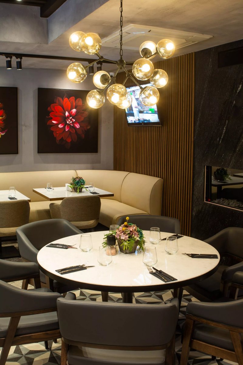 Ton Bonbon Restaurant Riva Center