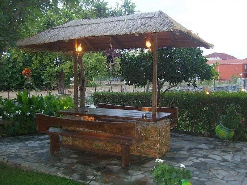 Villa Avra
