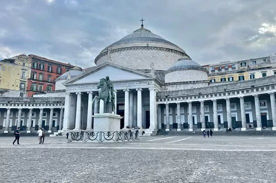 Licensed local guide in Naples, Pompeii, Capri, Amalfi coast