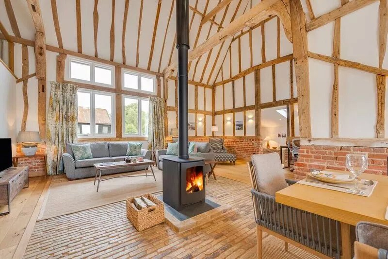 The Corn Barn - Three Bedroom House, Sleeps 6