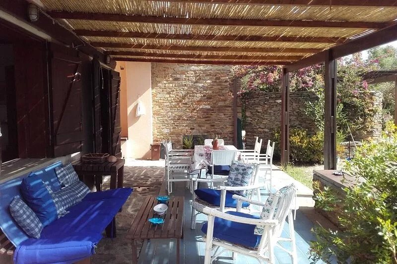 Alicia Villa near the sea. 3 bedrooms, 2 bathroom. Up to 6 people sleep.