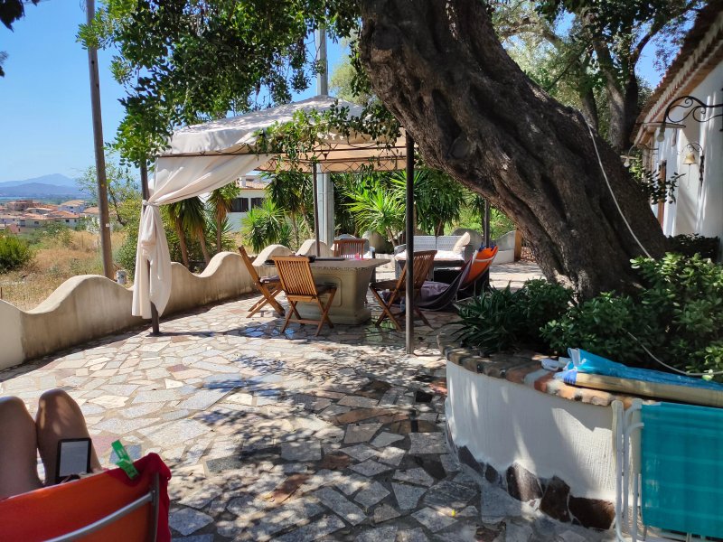 Independent villa rental surrounded by greenery