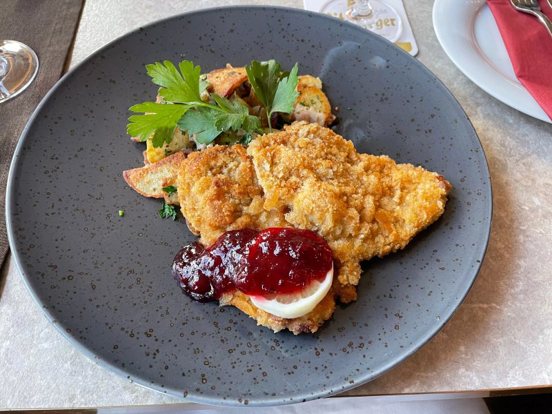 OPERA Restaurant & Lounge