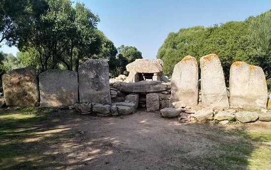 Tomba dei Giganti Su Monte 'e S'Abe