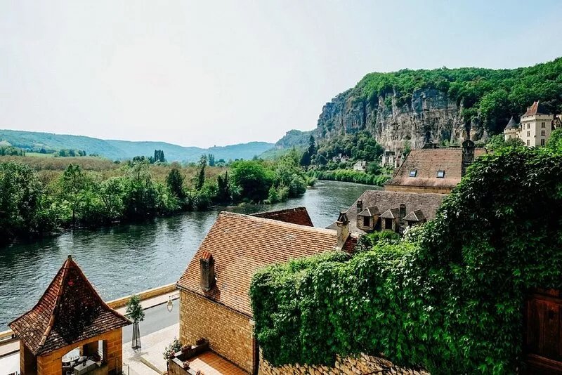 Charming riverside stone built  property in Perigord