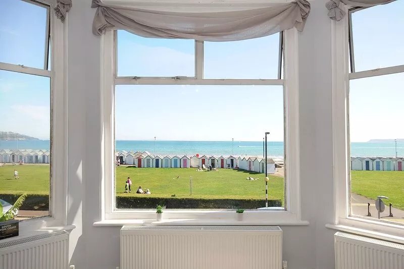 Wavecrest- Sea View in Paignton, Private Bathroom