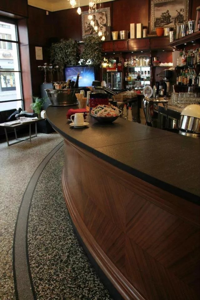 Minerva Bar & Lounge