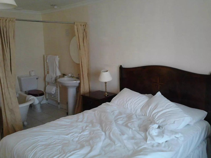 Rounceval House Hotel