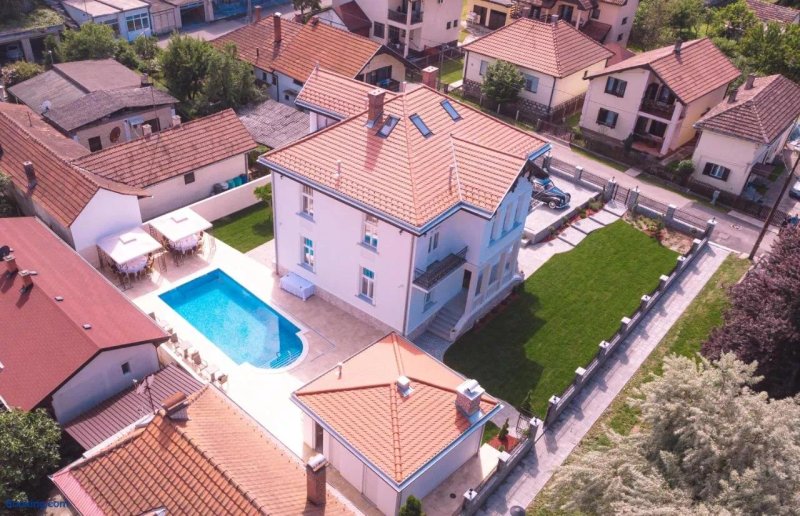 Vila Samokres Sa Bazenom