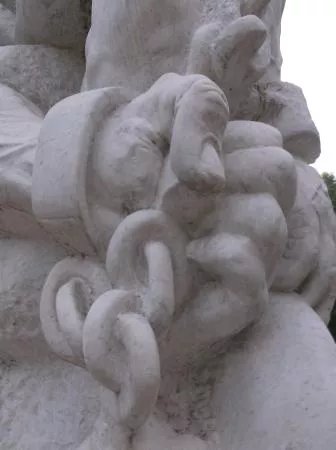 Engels Denkmal "Die starke Linke"