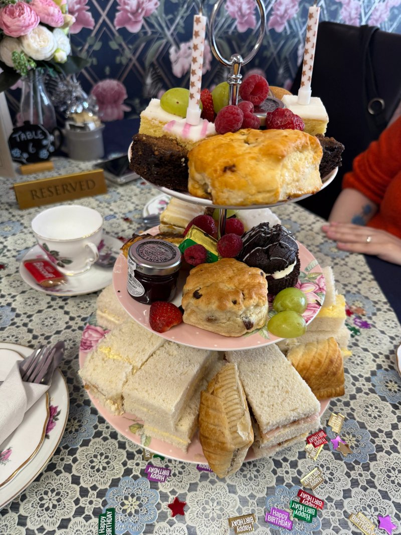 Isabella's Gifts & Tearoom